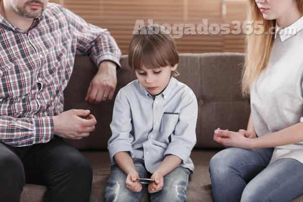 Cuando NO eres el padre de tu hijo pero te toca igualmente pagar