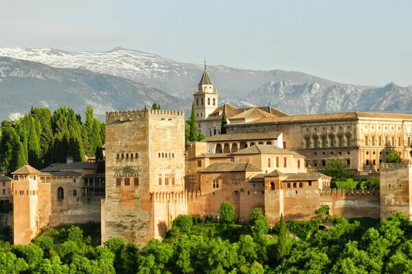 El TEAR reconoce a las Agencias que no debían repercutir el IVA de los tiques de la Alhambra