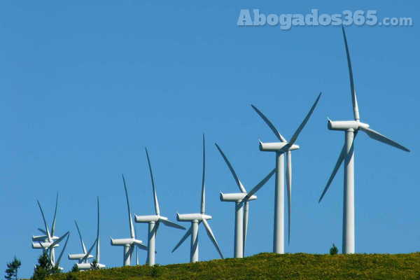 El derecho de la energía trata de regular los conflictos relacionados con todo tipo de energías (renovable, nuclear, etc.)