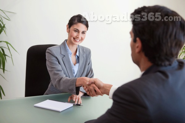 La importancia de la comunicación entre abogado y cliente