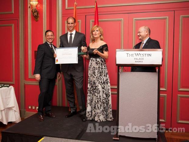 Entrega de premios a la excelencia profesional, y galardón Estrella de Oro.