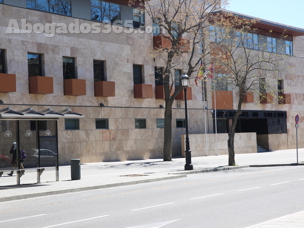 Situado frente a los Juzgados de Toledo