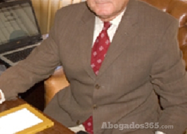 Manuel Santana 